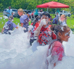 Messenger creation CDA91650 D2B5 44DE BFCB 3224460130D6 174809202 1 Foam Party